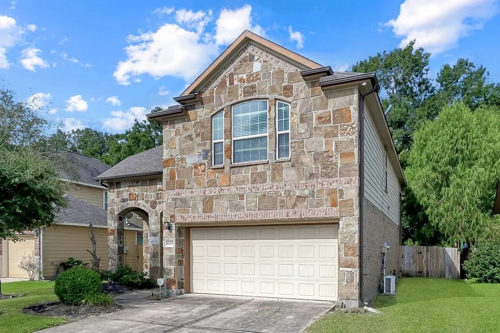 Unit for sale at 6707 Hunters Creek Lane, Baytown, TX 77521