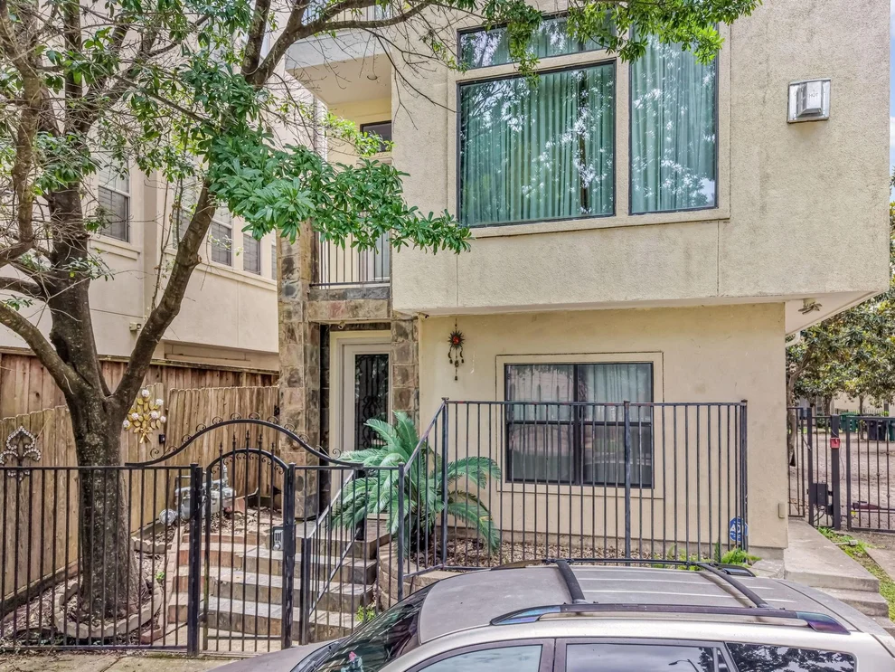 Unit for sale at 1914 Woodbury Street, Houston, TX 77030