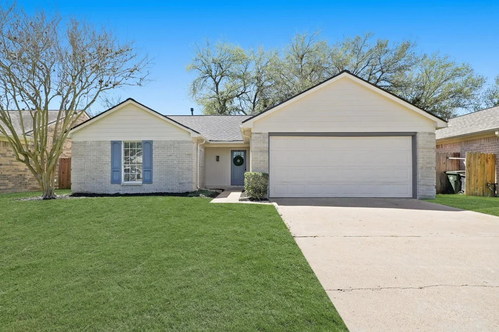 Unit for sale at 4014 Kitchen Hill Lane, Sugar Land, TX 77479