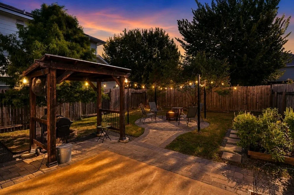 Unit for sale at 5110 Prosperity Circle, Houston, TX 77018