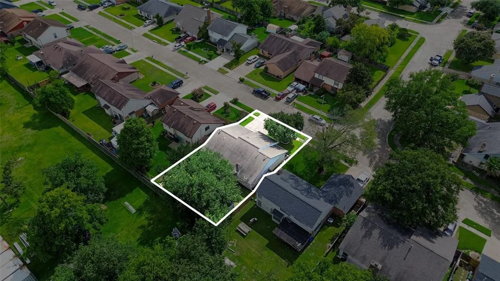 Unit for sale at 11354 Lovebird Lane, Houston, TX 77067