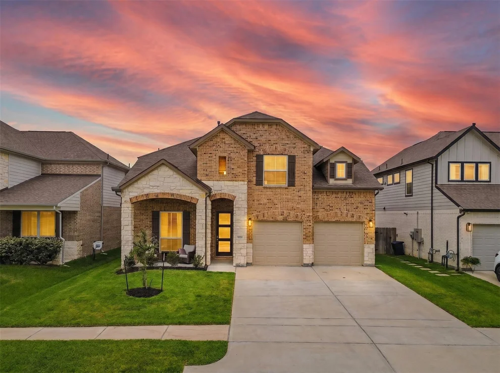 Unit for sale at 5618 Mammoth Oak Drive, Houston, TX 77066