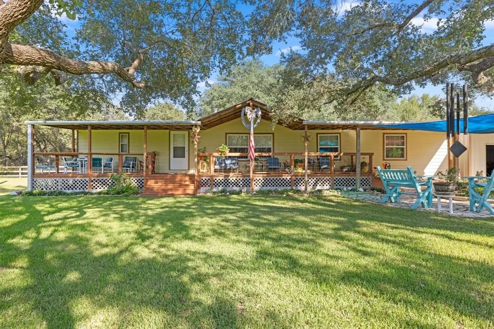 Unit for sale at 1760 Hwy 90a, Hallettsville, TX 77475