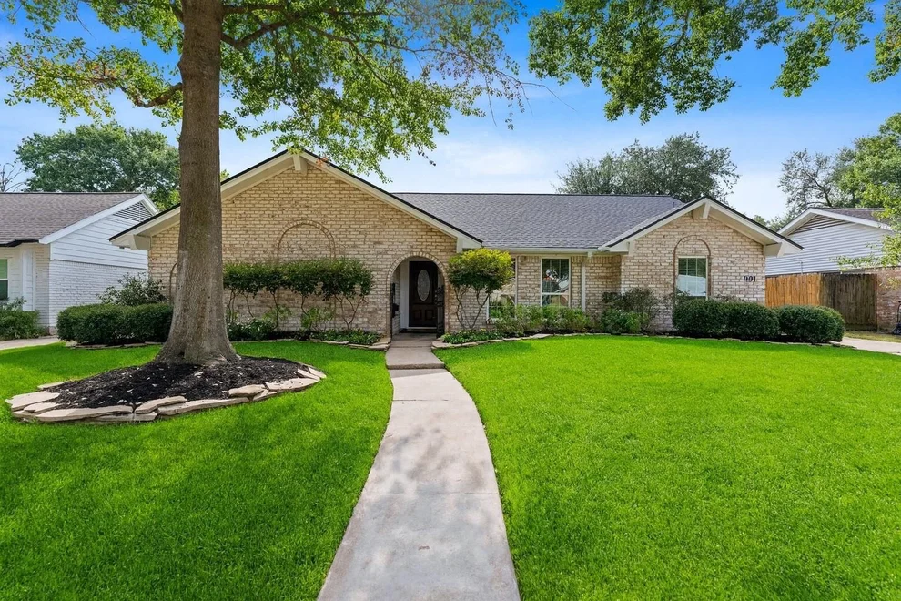 Unit for sale at 991 Curtin Street, Houston, TX 77018
