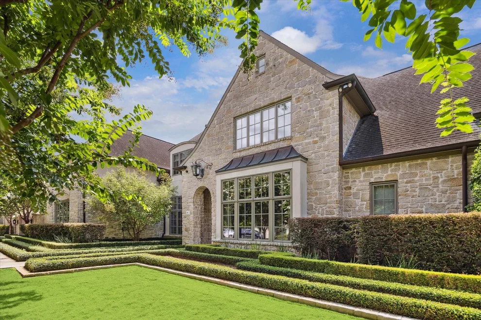Unit for sale at 601 Lindenwood Drive, Houston, TX 77024