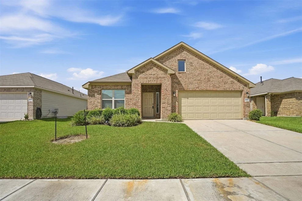 Unit for sale at 13211 Lanrin Park Lane, Houston, TX 77044