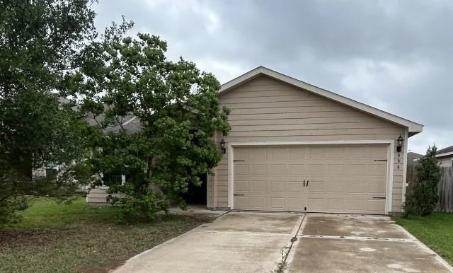 Unit for sale at 996 Lake View Circle W, Brookshire, TX 77423