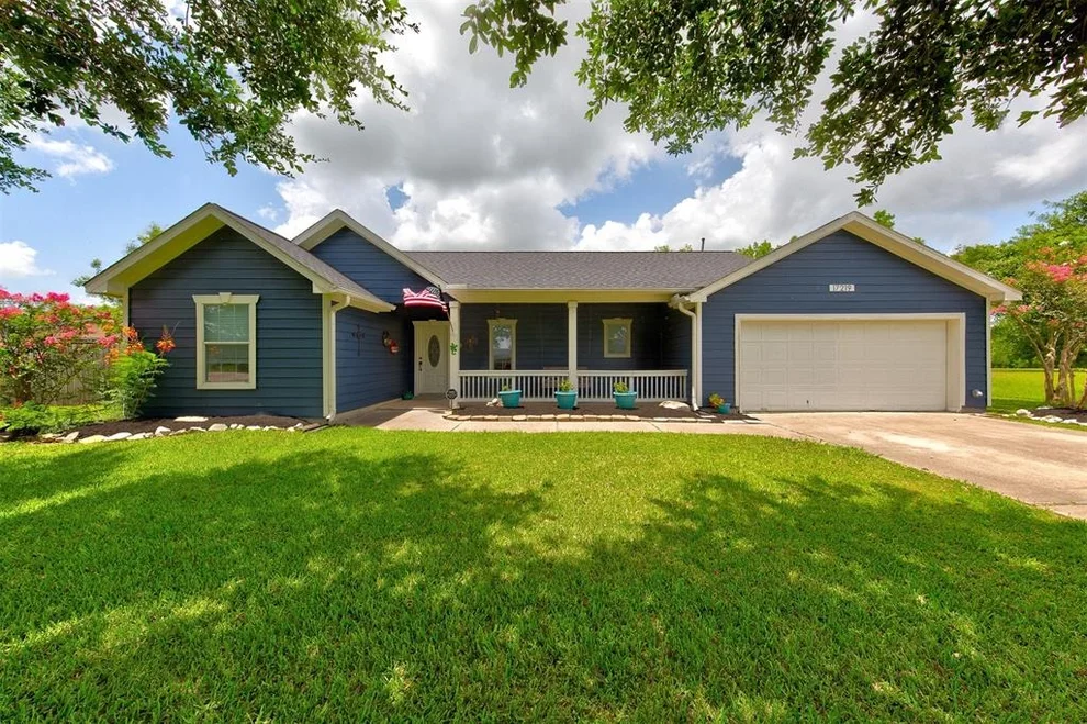 Unit for sale at 17219 Lake Ridge Circle, Rosharon, TX 77583