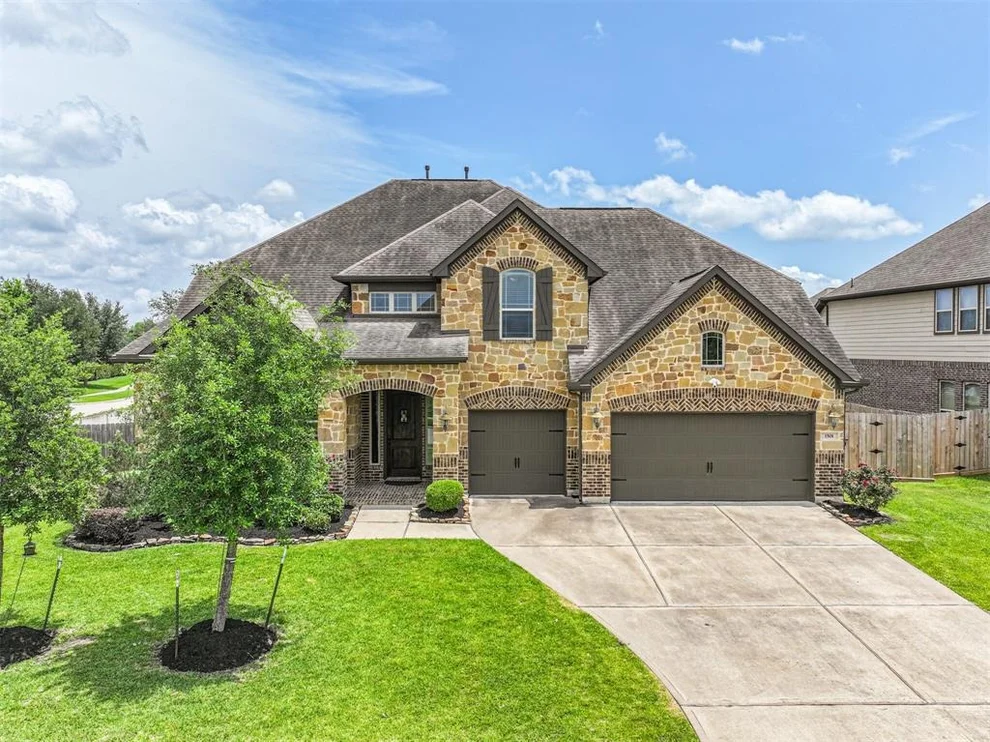 Unit for sale at 1501 Royal Field Lane, Friendswood, TX 77546