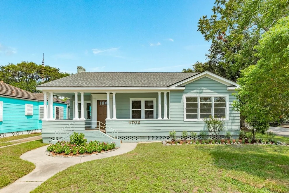 Unit for sale at 4702 Avenue Bernardo De Galvez, Galveston, TX 77551