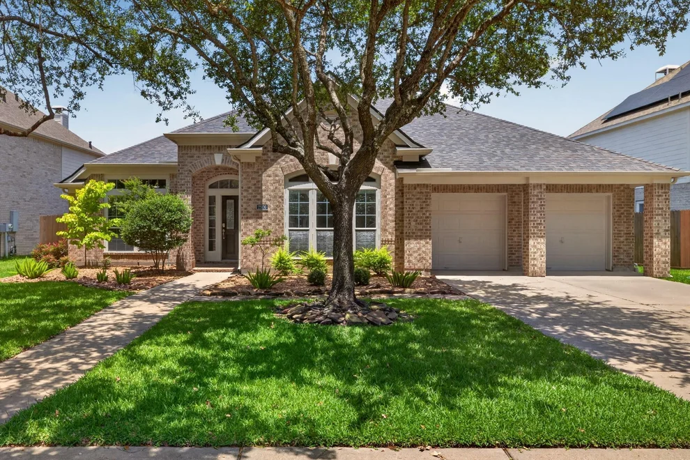 Unit for sale at 2906 Grand Shore Court, League City, TX 77573