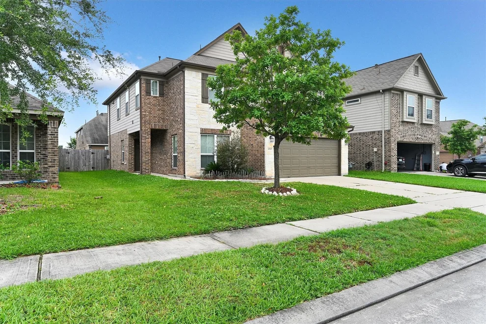 Unit for sale at 10615 Chestnut Pathway, Tomball, TX 77375