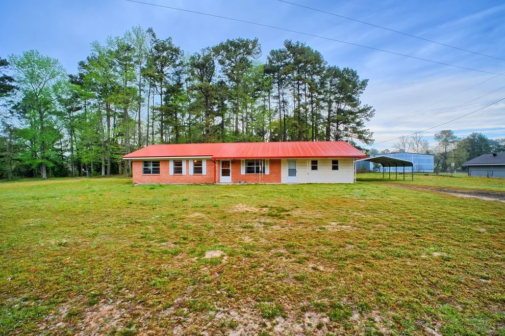 Unit for sale at 13917 State Highway 87 N, Burkeville, TX 75932