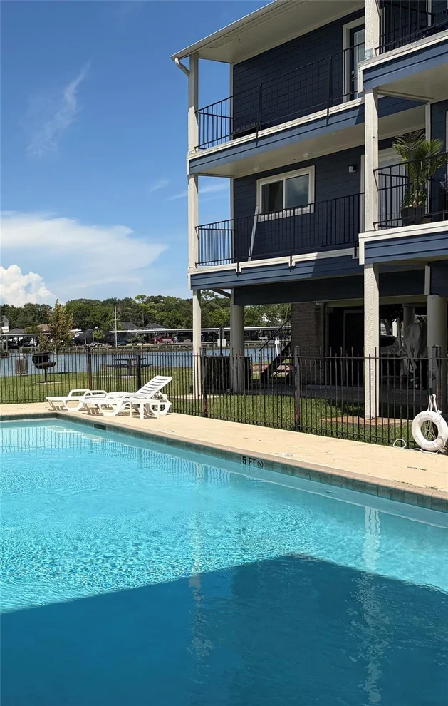 Unit for sale at 18519 Egret Bay Boulevard, Webster, TX 77058