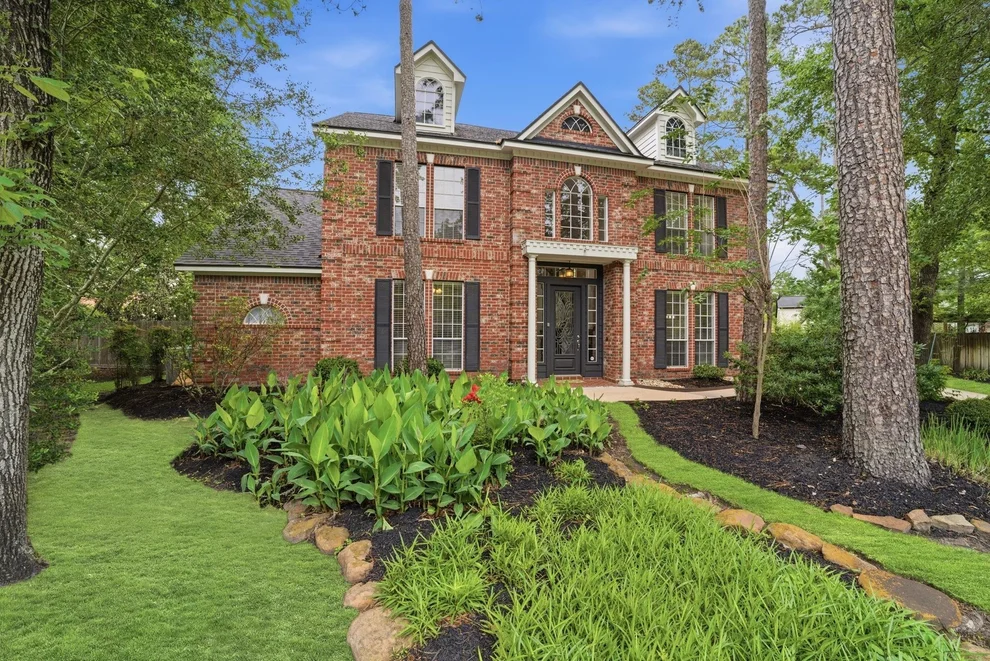 Unit for sale at 26 Scarlet Sage Place, The Woodlands, TX 77381