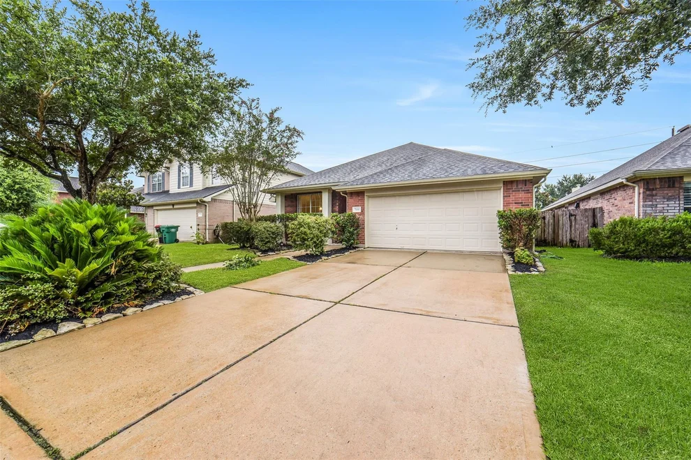 Unit for sale at 7111 Cornflower Lane, Katy, TX 77494