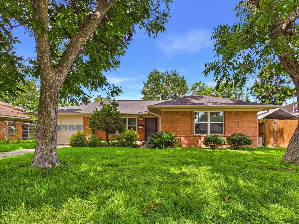 Unit for sale at 2127 Nell Street, Houston, TX 77034