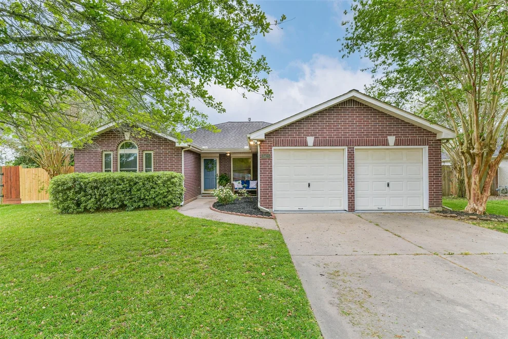 Unit for sale at 3425 Stevenwood Lane, Alvin, TX 77511