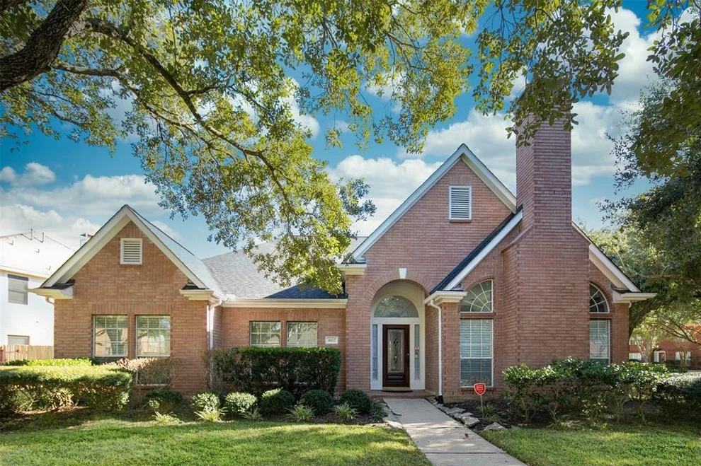 Unit for sale at 4102 Magnolia Lane, Sugar Land, TX 77478