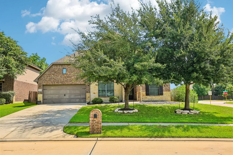 Unit for sale at 20922 Warwickshire Drive, Tomball, TX 77375