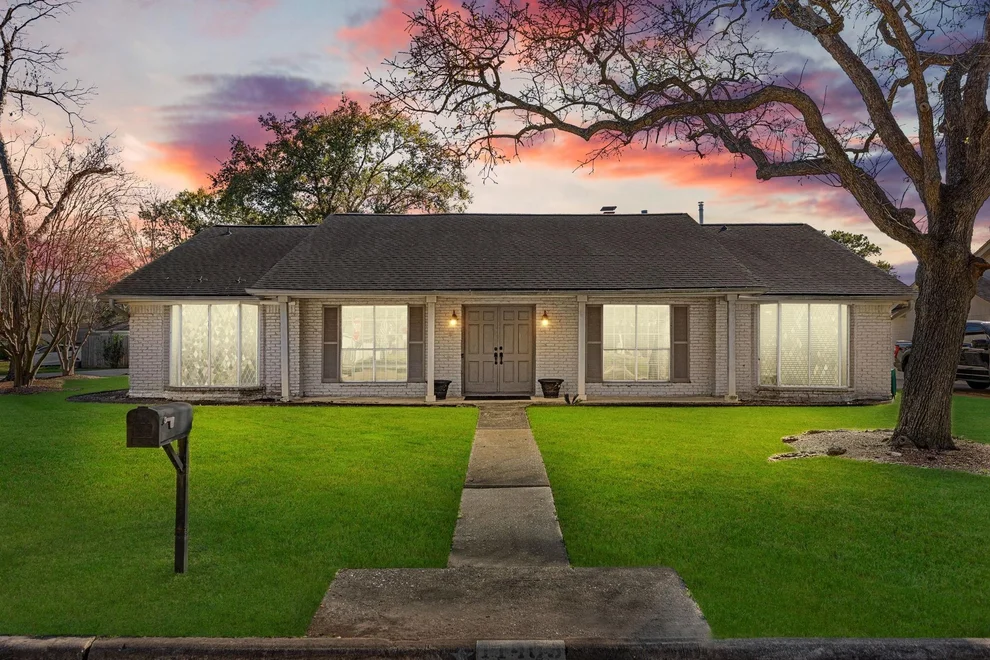 Unit for sale at 11403 Cold Spring Drive, Houston, TX 77043