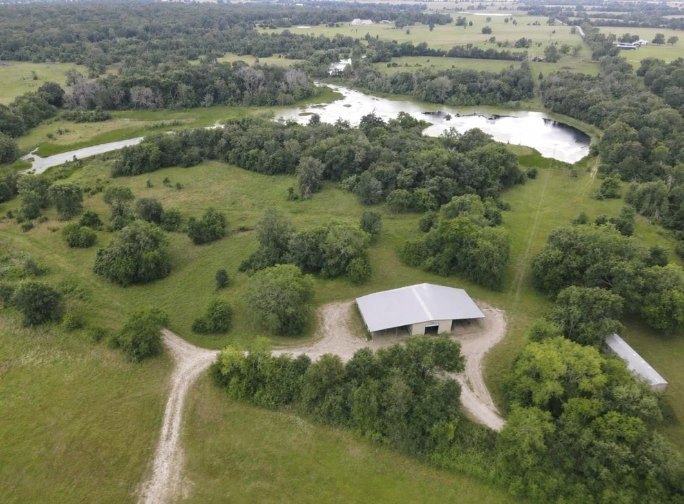 Unit for sale at 19046 County Road 124, Bedias, TX 77831