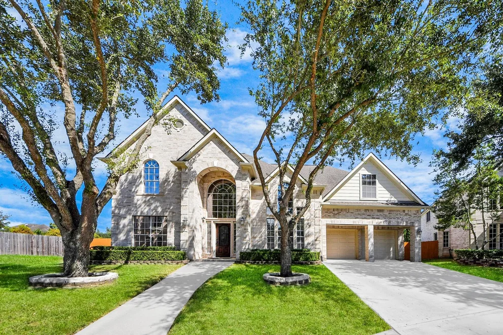 Unit for sale at 5803 Parkdale Court, Sugar Land, TX 77479