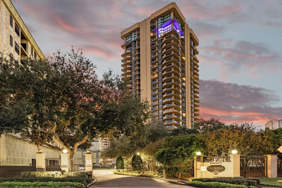 Unit for sale at 3350 Mccue Road, Houston, TX 77056
