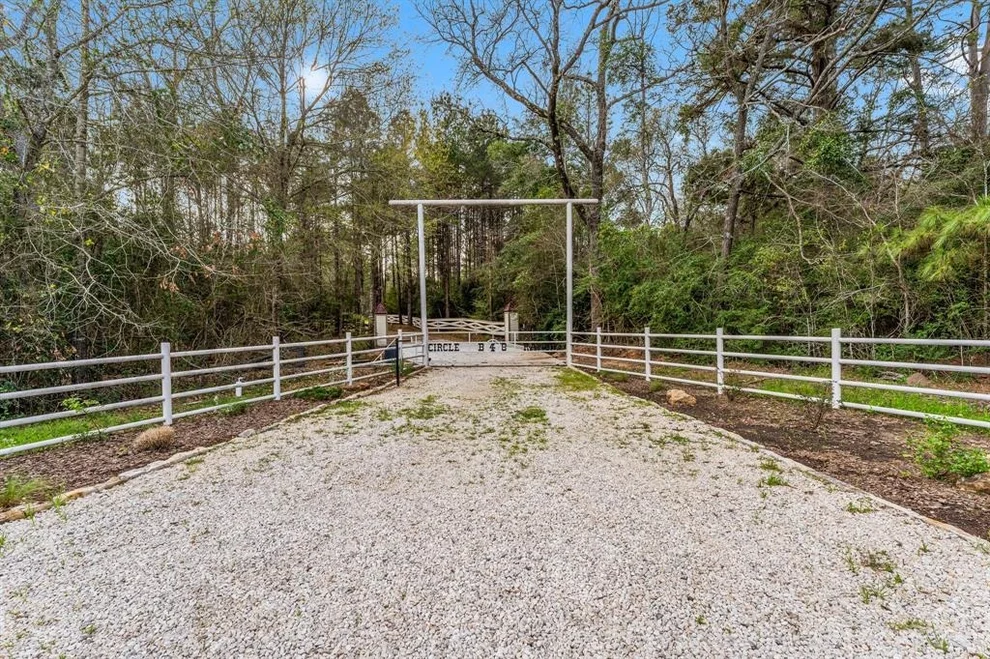 Unit for sale at 2460 Fm 3126, Livingston, TX 77351