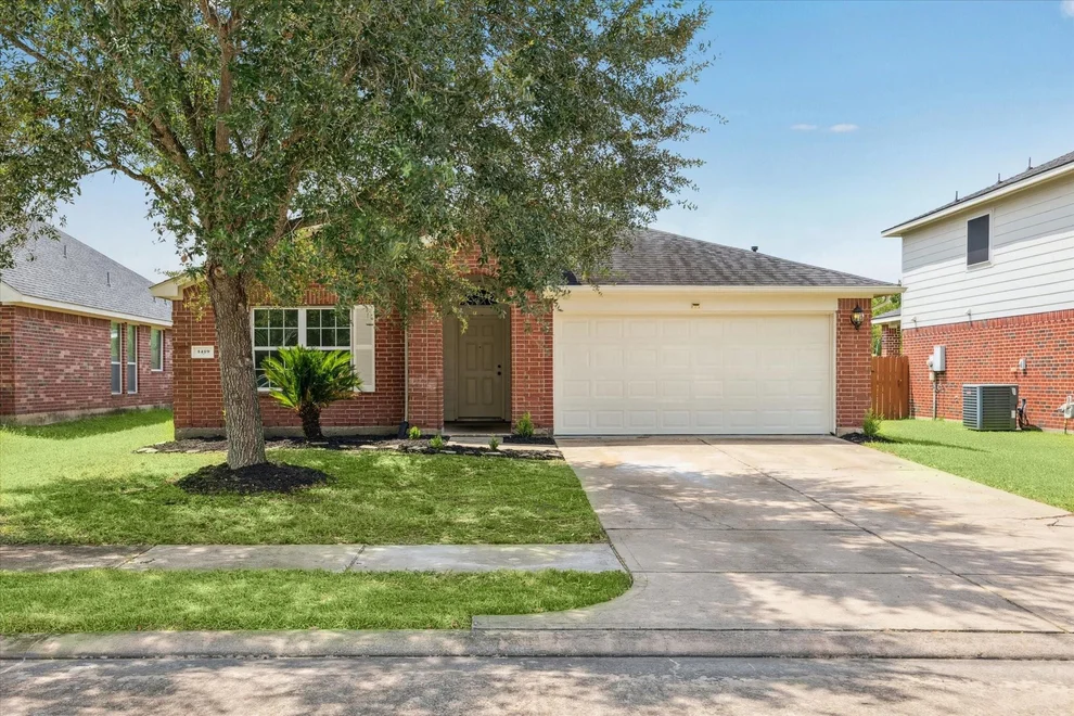 Unit for sale at 1419 Chandler Park Lane, Fresno, TX 77545