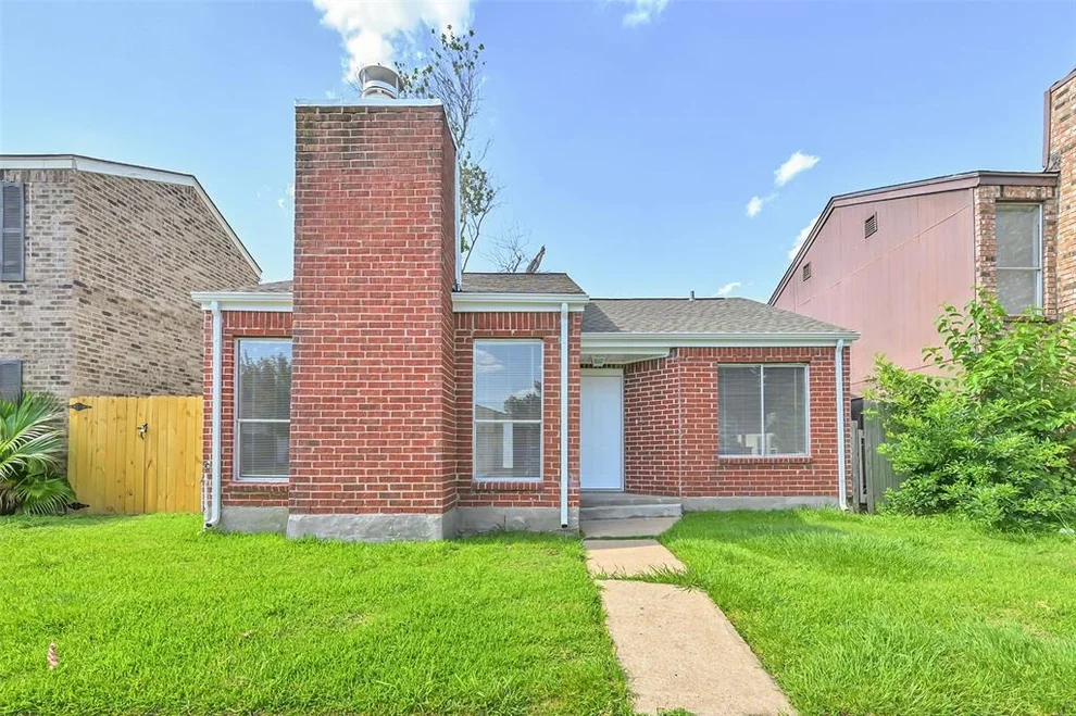 Unit for sale at 6334 Cambridge Glen Lane, Houston, TX 77035