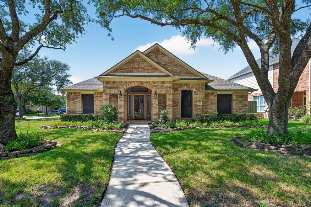 Unit for sale at 2908 Misty Wind Court, League City, TX 77573