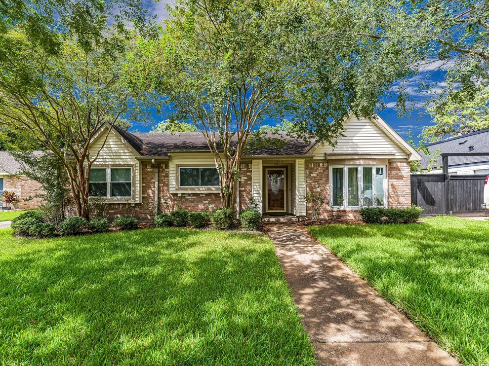 Unit for sale at 1911 Mission Creek Circle, Houston, TX 77084
