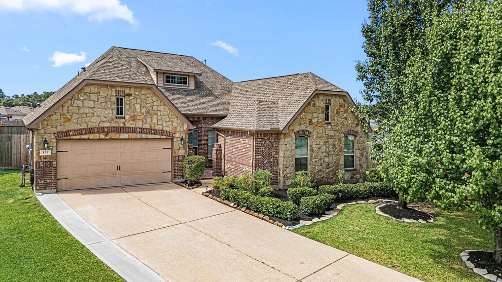 Unit for sale at 123 Crown Point Court, Magnolia, TX 77354