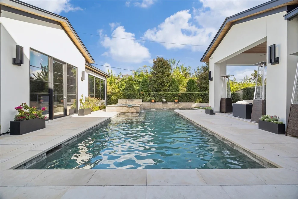 Unit for sale at 212 E Cowan Drive, Houston, TX 77007