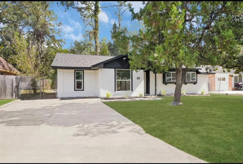 Unit for sale at 10926 Cheeves Drive, Houston, TX 77016