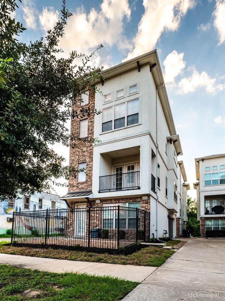 Unit for sale at 3408 La Branch Street, Houston, TX 77004