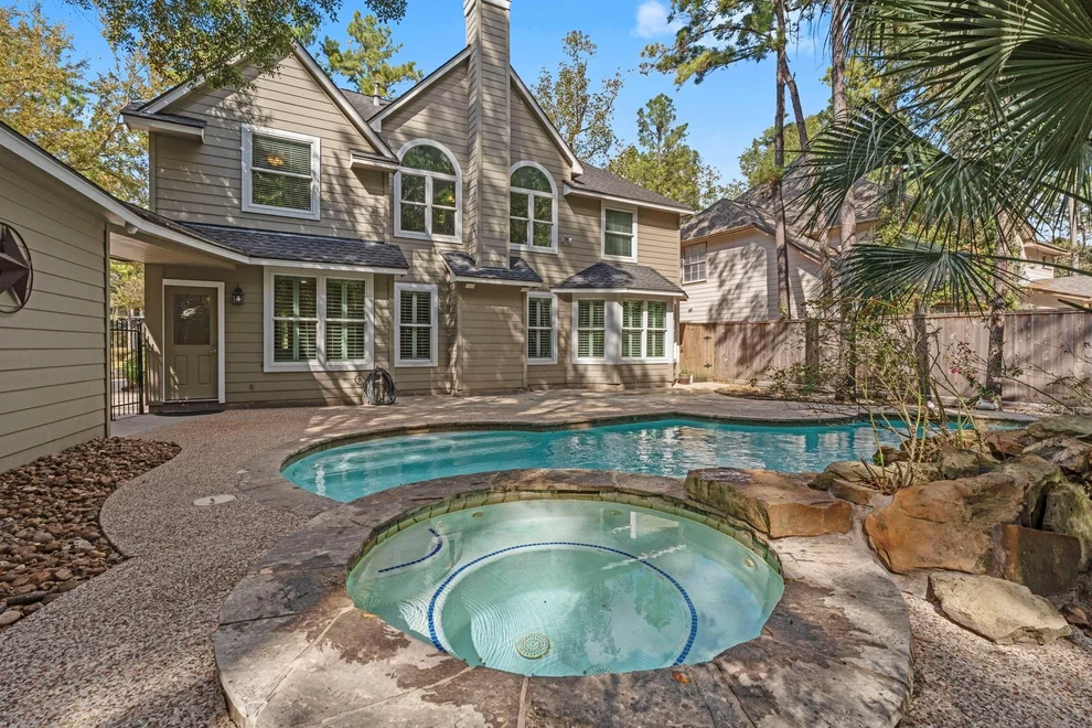 Unit for sale at 35 S Concord Forest Circle, The Woodlands, TX 77381