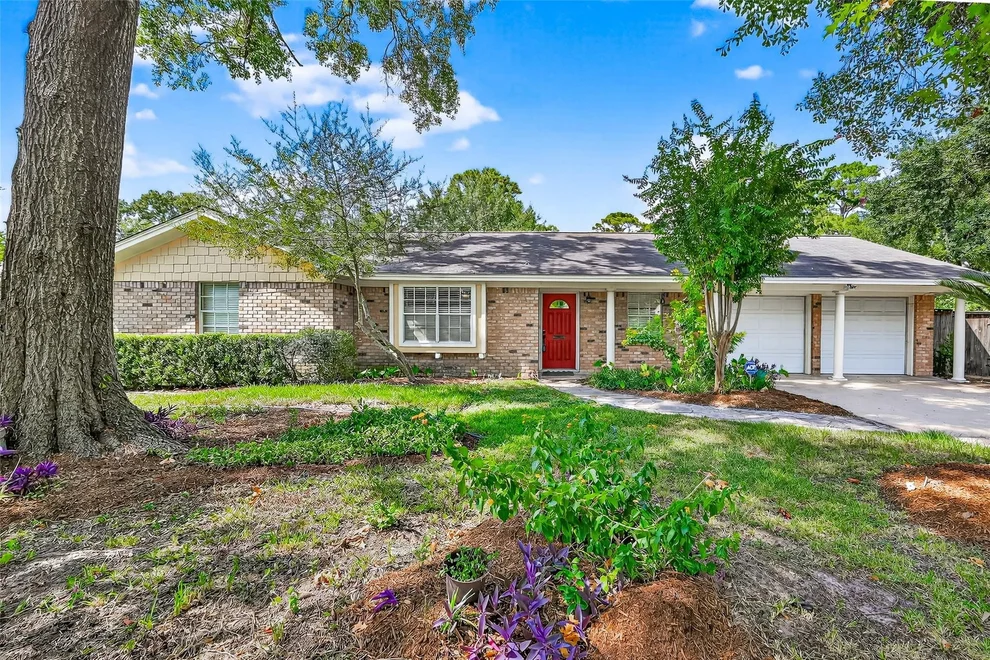Unit for sale at 10302 Ivyridge Road, Houston, TX 77043