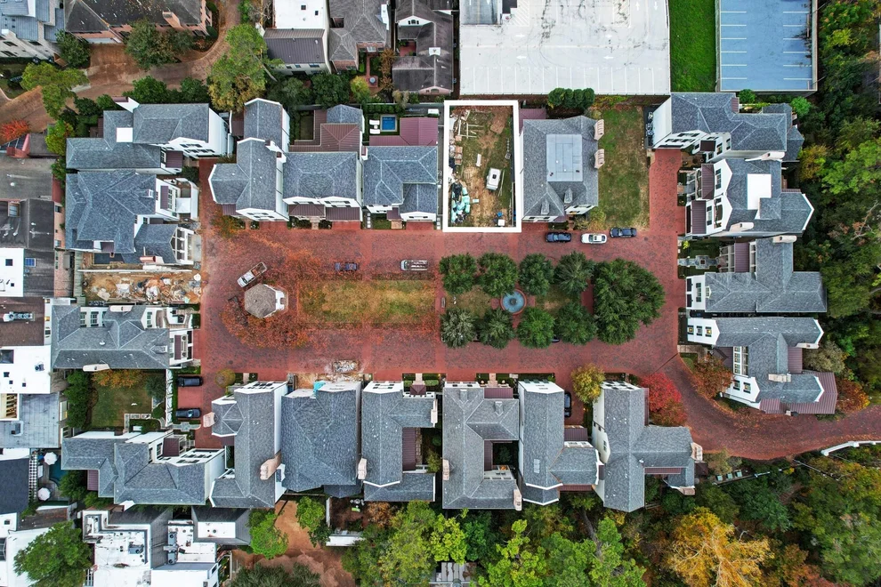 Unit for sale at 28 Audubon Hollow Lane, Houston, TX 77027