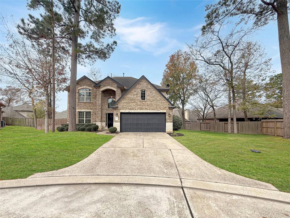 Unit for sale at 4 Logan Creek Lane, Conroe, TX 77304