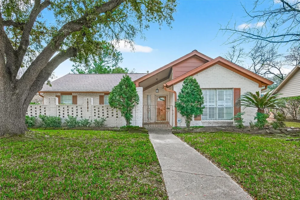 Unit for sale at 16201 Congo Lane, Jersey Village, TX 77040