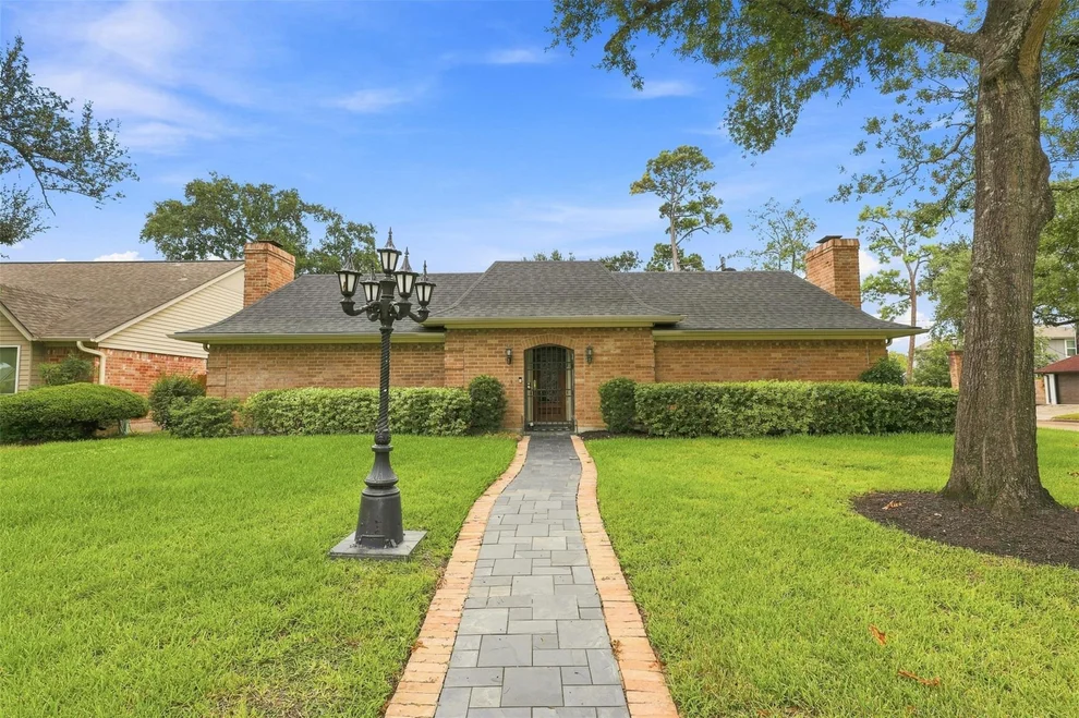 Unit for sale at 3002 Riata Lane, Houston, TX 77043