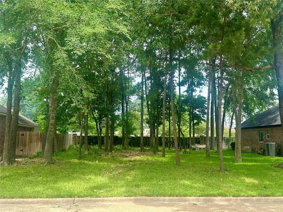 Unit for sale at 13602 Wintercrest Drive, Montgomery, TX 77356