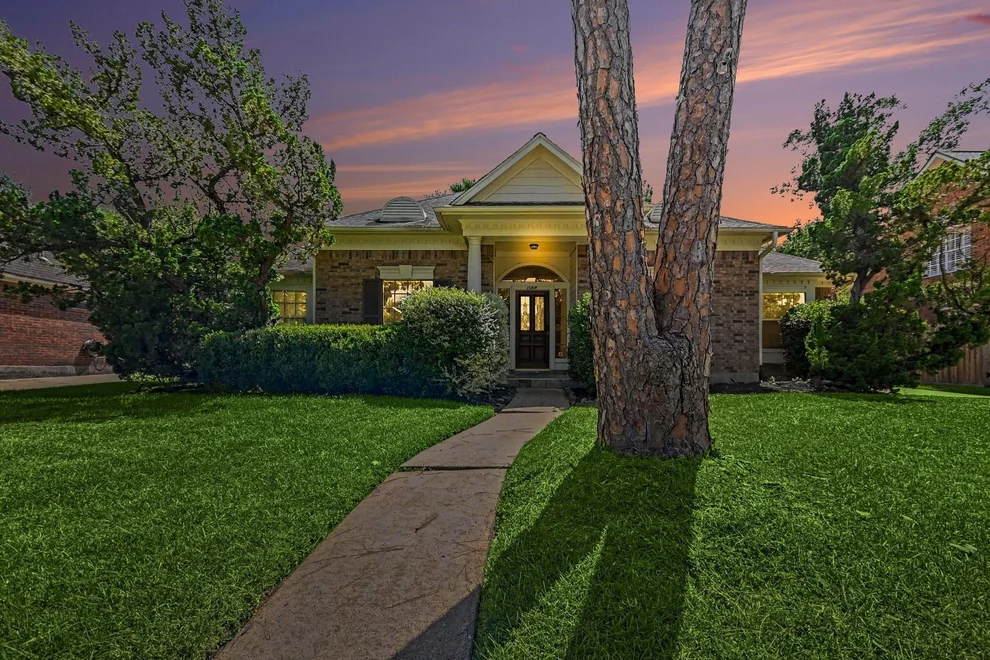 Unit for sale at 15814 Lake Lodge Drive, Houston, TX 77062