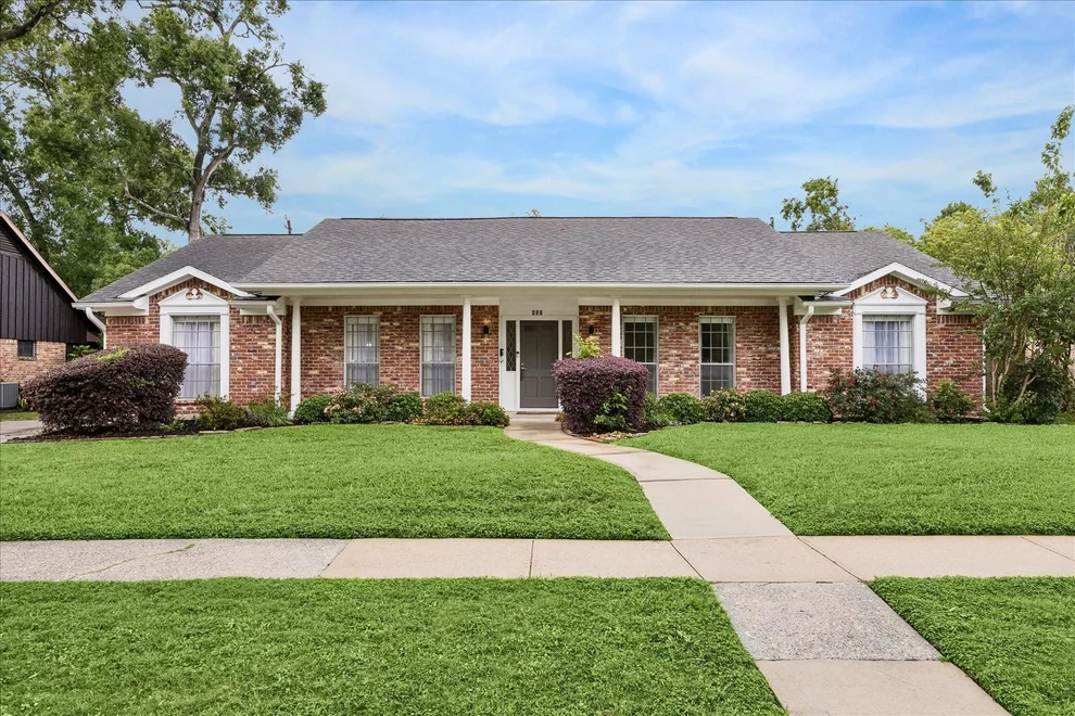 Unit for sale at 427 Biscayne Boulevard, El Lago, TX 77586
