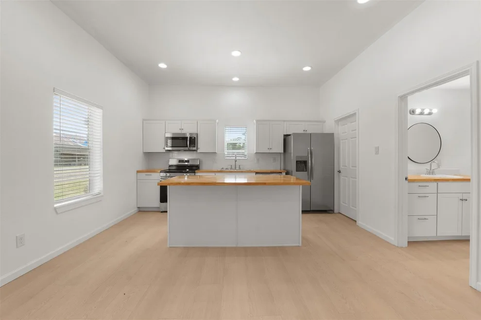 Unit for sale at 131 High Crest Drive, Point Blank, TX 77364
