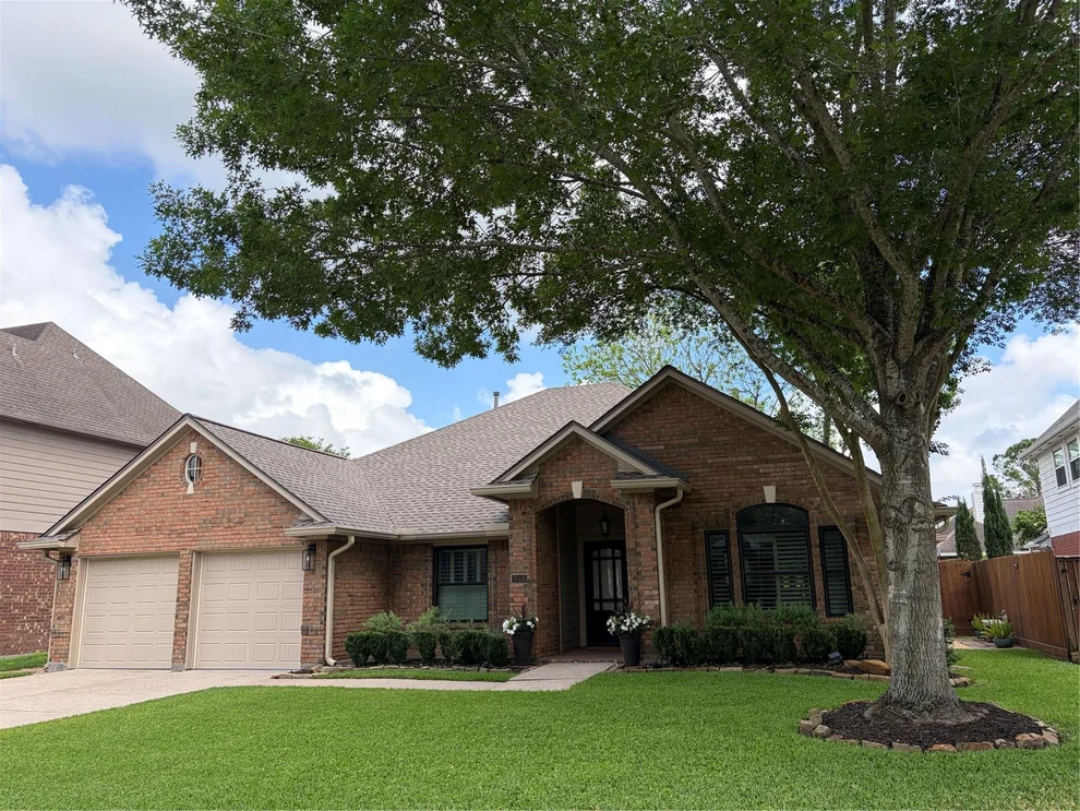 Unit for sale at 814 Maplewood Falls Court, Houston, TX 77062