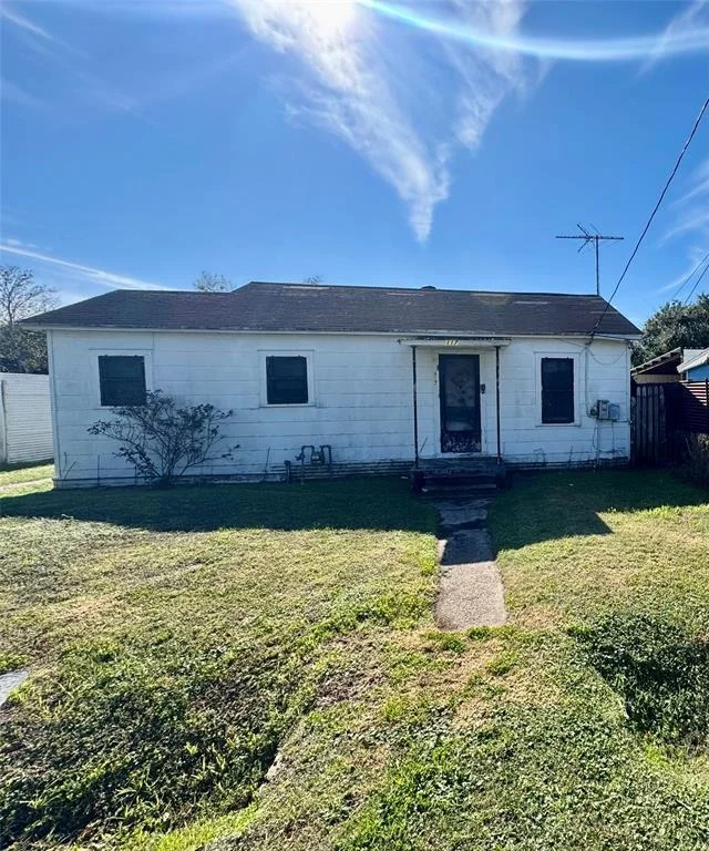Unit for sale at 117 W Alfred Street, El Campo, TX 77437