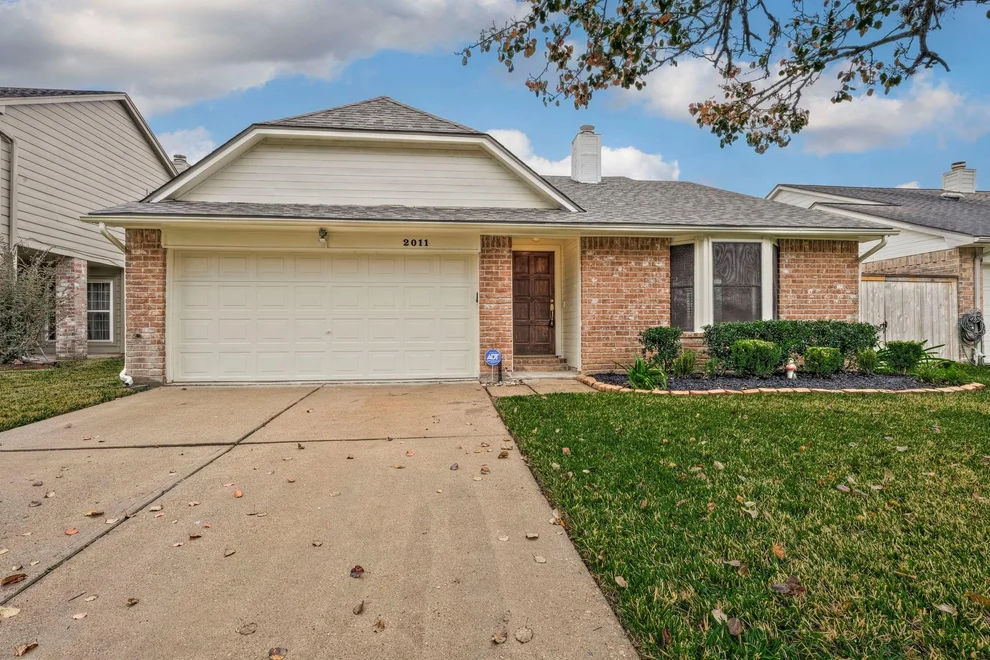 Unit for sale at 2011 Creek Valley Lane, Sugar Land, TX 77478